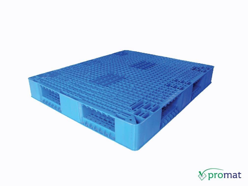 pallet nhua kho lanh plastic pallet cold storage gia 1 tam pallet nhua 1100x1100x150mm promat.com .vn