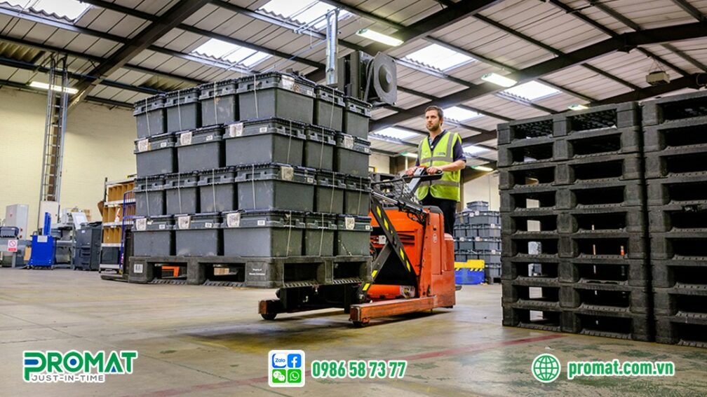 pallet-nhua-và-pallet-go-giai-phap-toi-uu-cho-logistics-hien-dai
