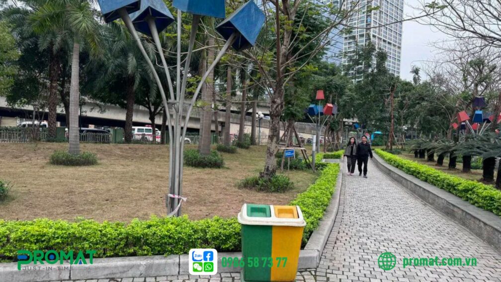 nhung-mau-thung-rac-cong-vien-pho-bien-va-uu-diem-cua-chung