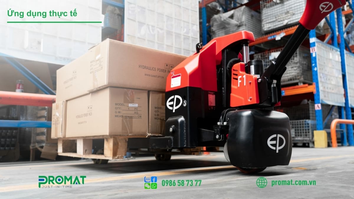 Tiêu Chí Và Ứng Dụng Của Xe Nâng Tay 1.5 Tấn 3 Những ứng dụng thực tế xe nâng tay 1.5 tấn trong ngành công nghiệp