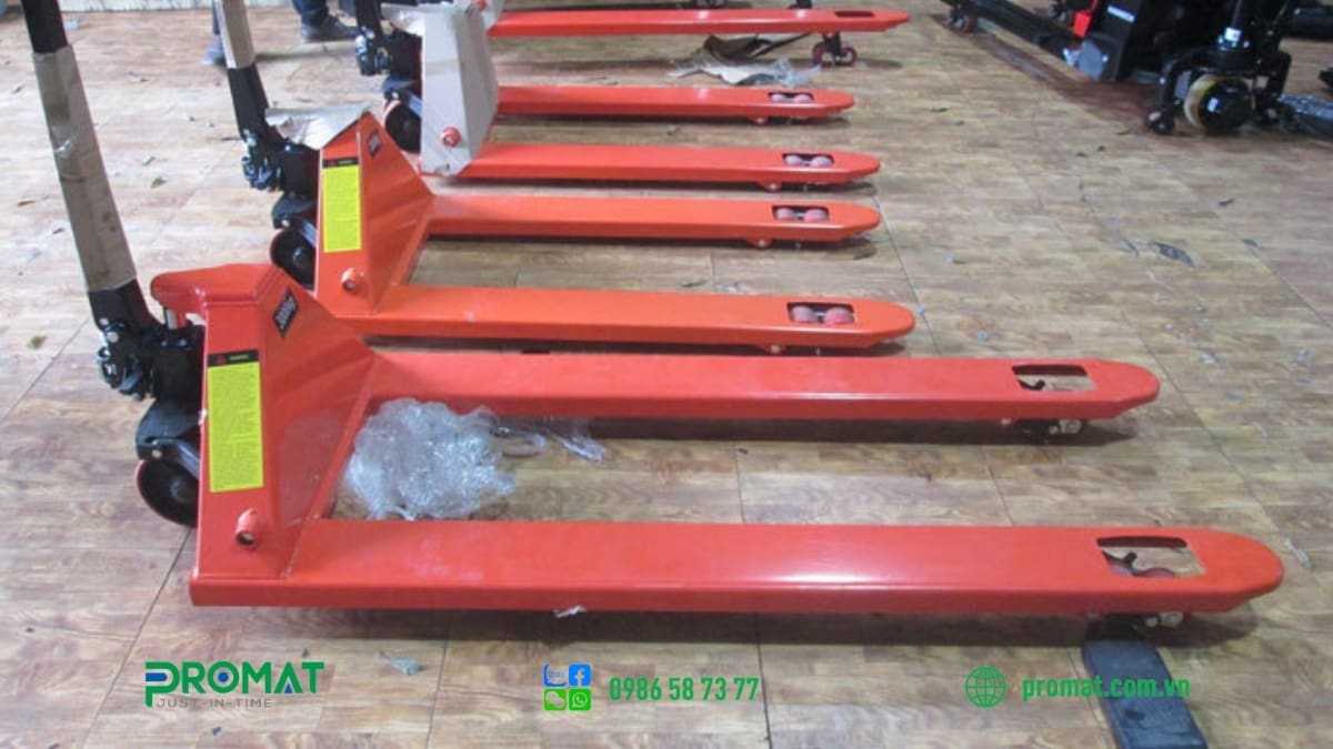 Thông Tin Chung Xe Nâng Tay Thủy Lực Và Ưu Nhược Điểm 1 Hình 1: Xe nâng tay thủy lực mang đến giải pháp nâng hạ tối ưu