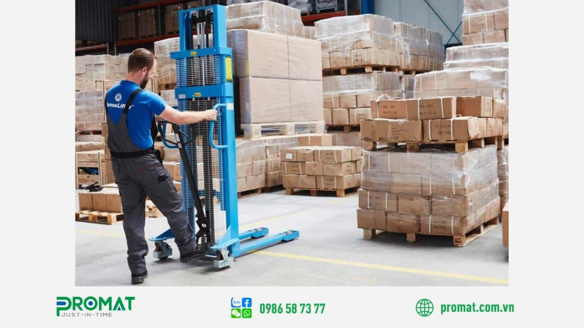 Xe Nâng Tay Cao 2 Tấn Nâng Hạ Pallet Tiện Lợi 3 Cách sử dụng xe nâng tay cao 2 tấn bền bỉ và tuổi thọ cao