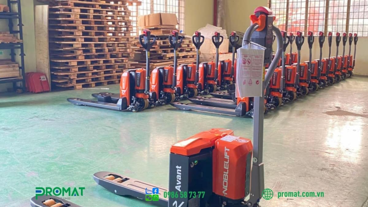 Xe Nâng Tay Noblelift - Giải Pháp Nâng Hạ Hoàn Hảo 4 Sử dụng xe nâng tay Noblelift mang đến sự an toàn cao