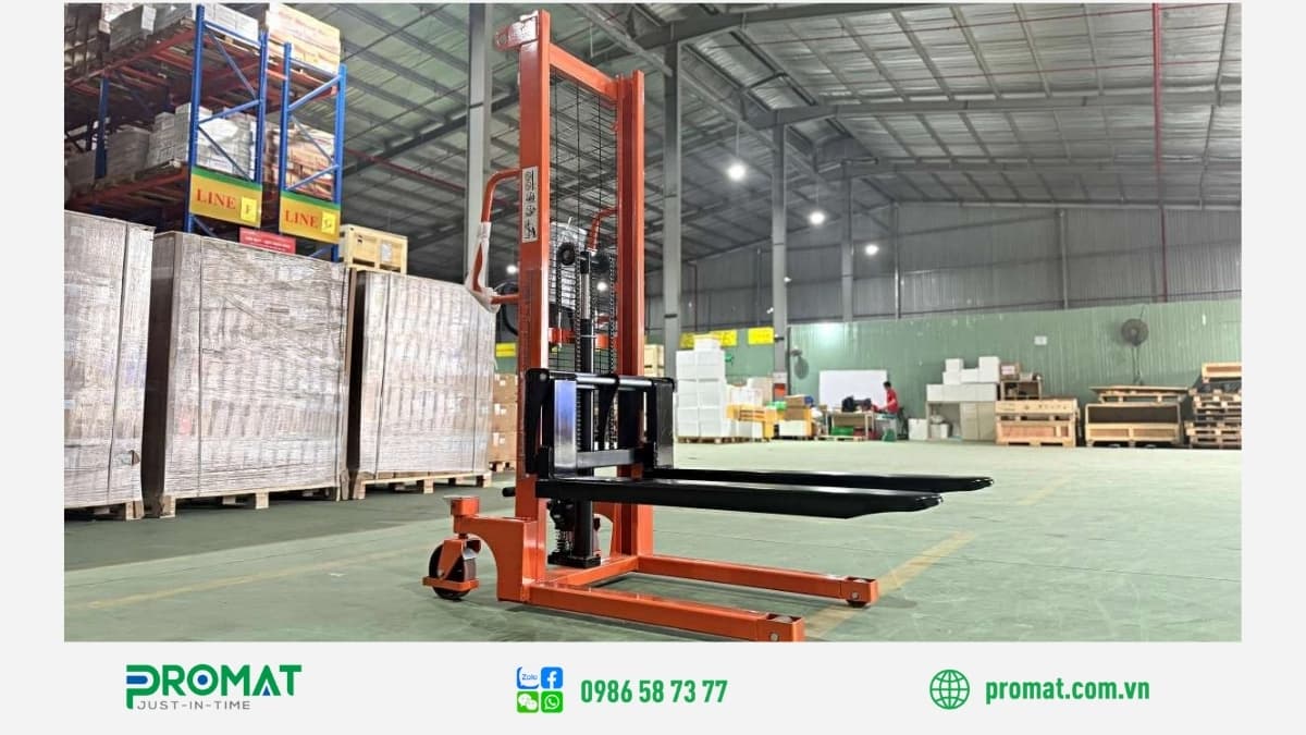 Xe Nâng Tay Cao 1 Tấn Của Yudio - Giải Pháp Lý Tưởng Nâng Hạ 3 Xe nâng tay cao 1 tấn phù hợp với nhiều không gian làm việc, đặc biệt là khu vực chật hẹp